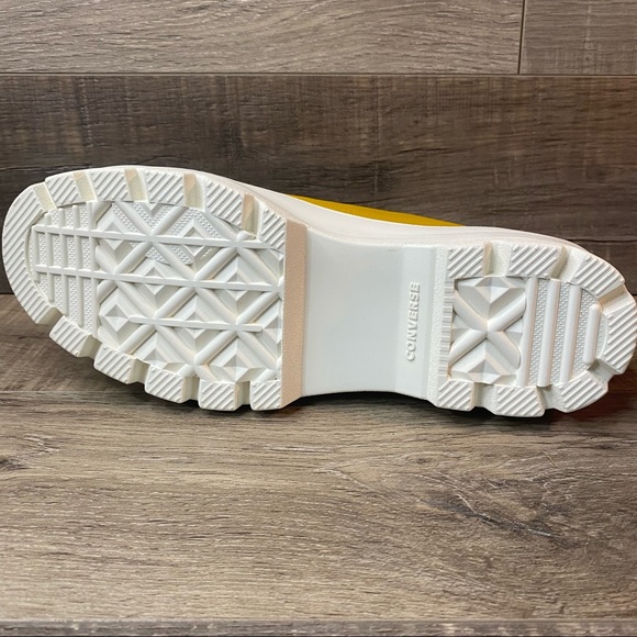 Converse CTAS Lugged Leather High ‘Gold Dart’ - Picture 5 of 8